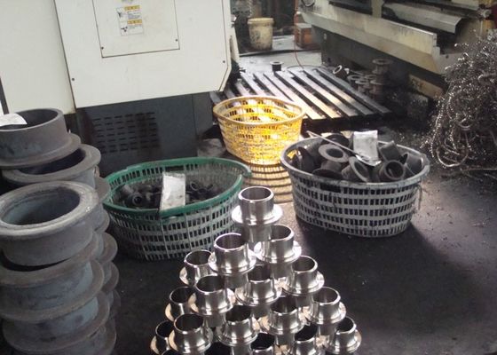 Carbon Steel / Stainless Steel Butt Weld Fittings Steel Pipe Tee with ISO9001 Approvals